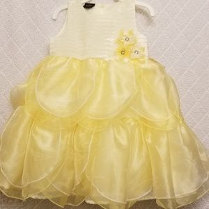 NWT- Girls Yellow Petal Floral Dress (Size 3T)